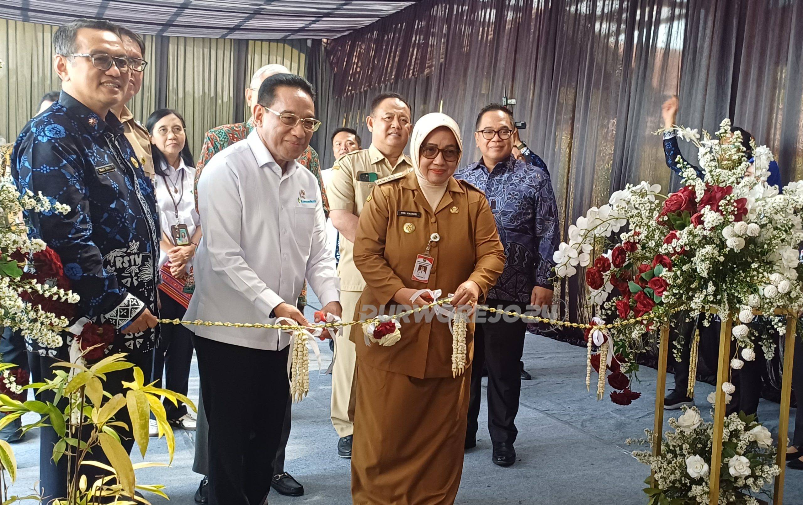 Pemotongan pita tandai peresmian layanan radioterapi