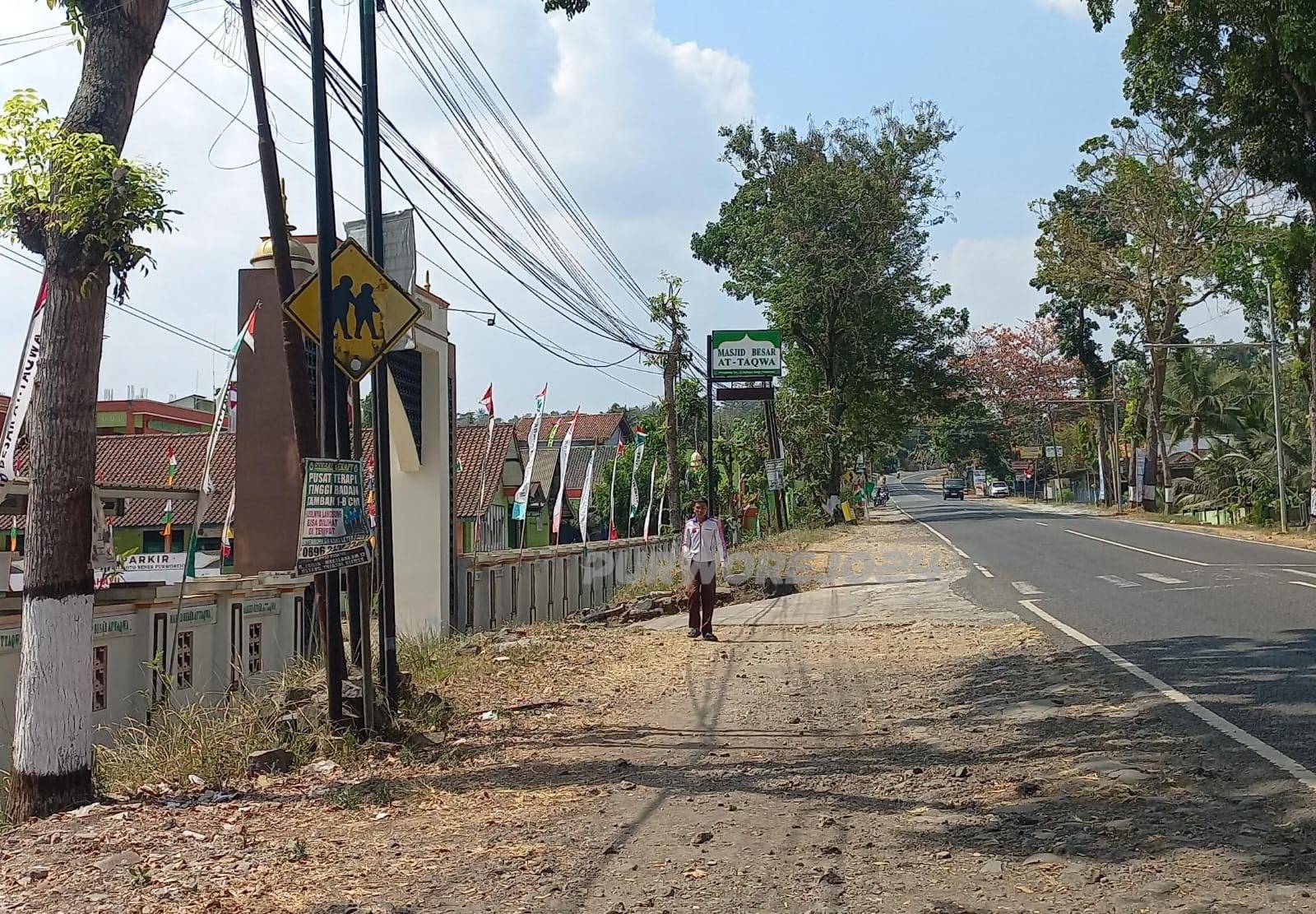 Ilustrasi pengerjaan jalan di Kabupaten Purworejo