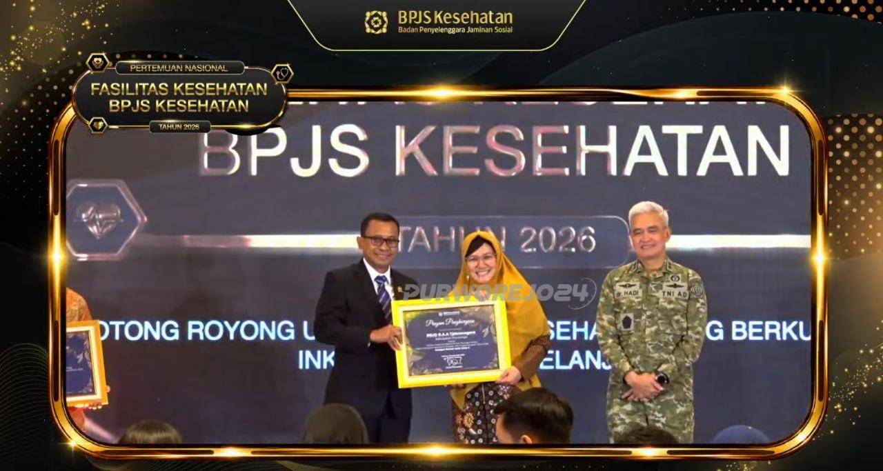 Saat menerima penghargaan