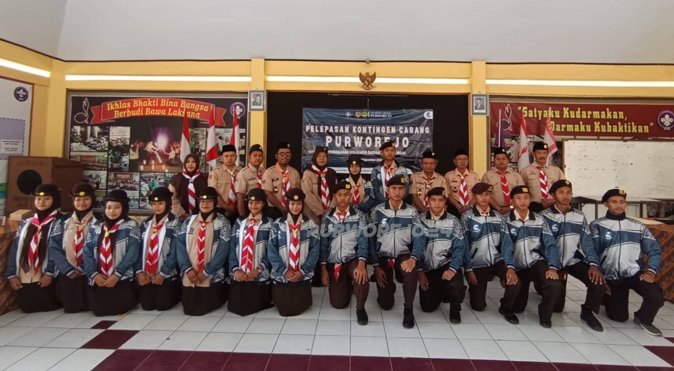 Foto bersama usai pelepasan kontingen