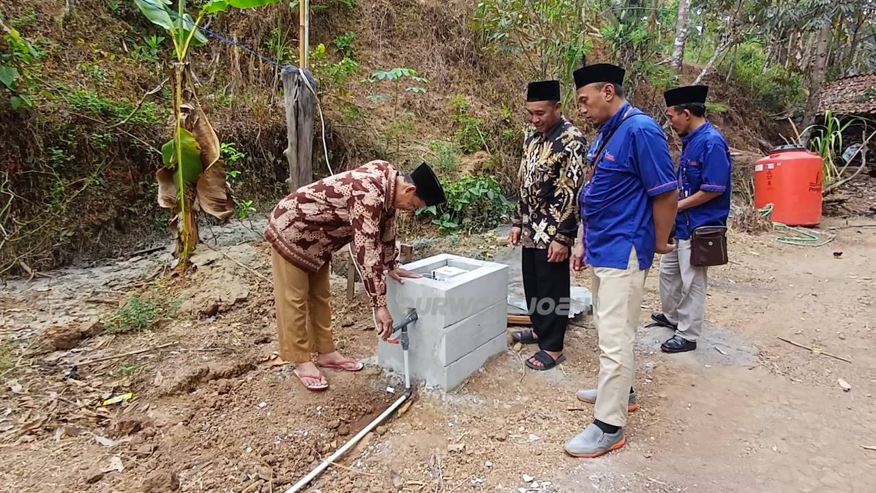 Sumur wakaf Tirta Binamas di Desa Karangluas, Kecamatan Kemiri resmi digunakan warga