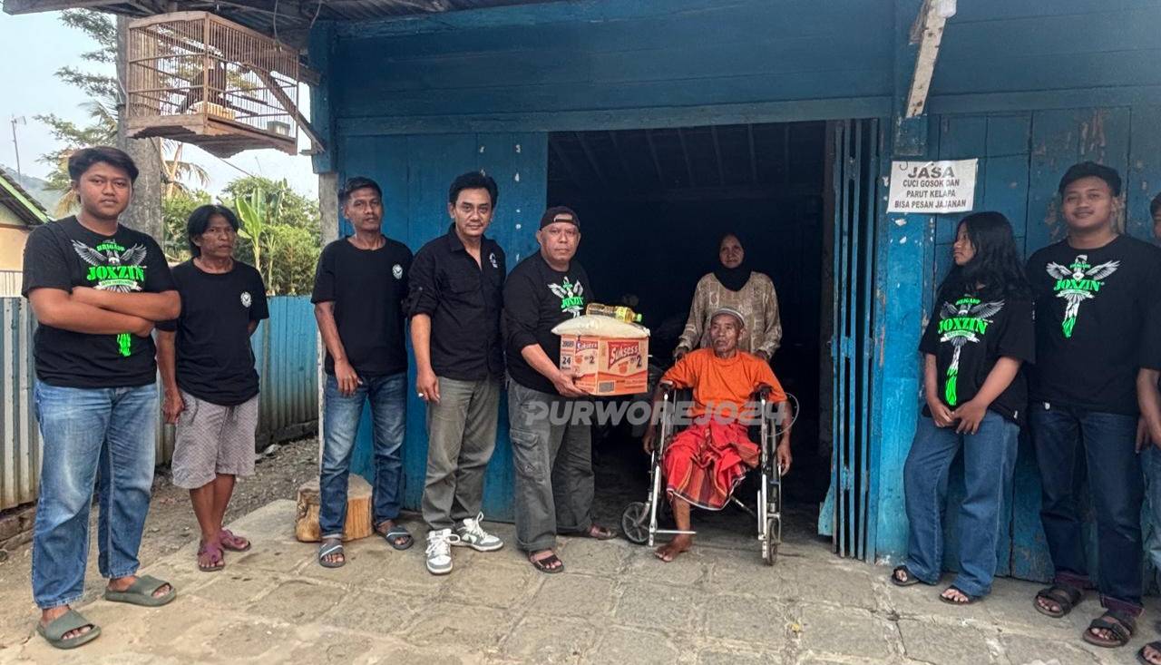 Foto bersama saat kegiatan
