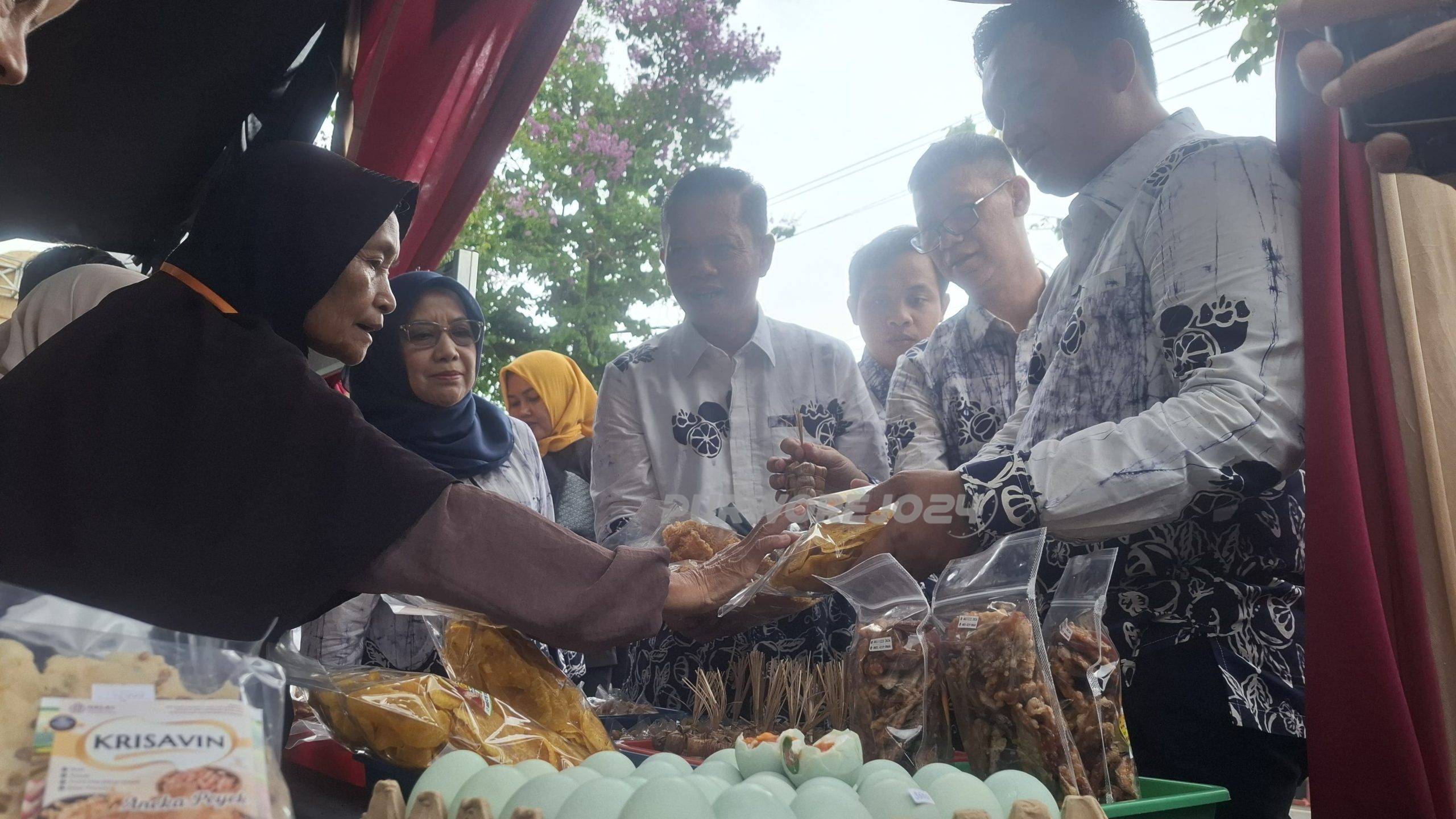 Pasar UMKM di acara HUT DPRD Purworejo