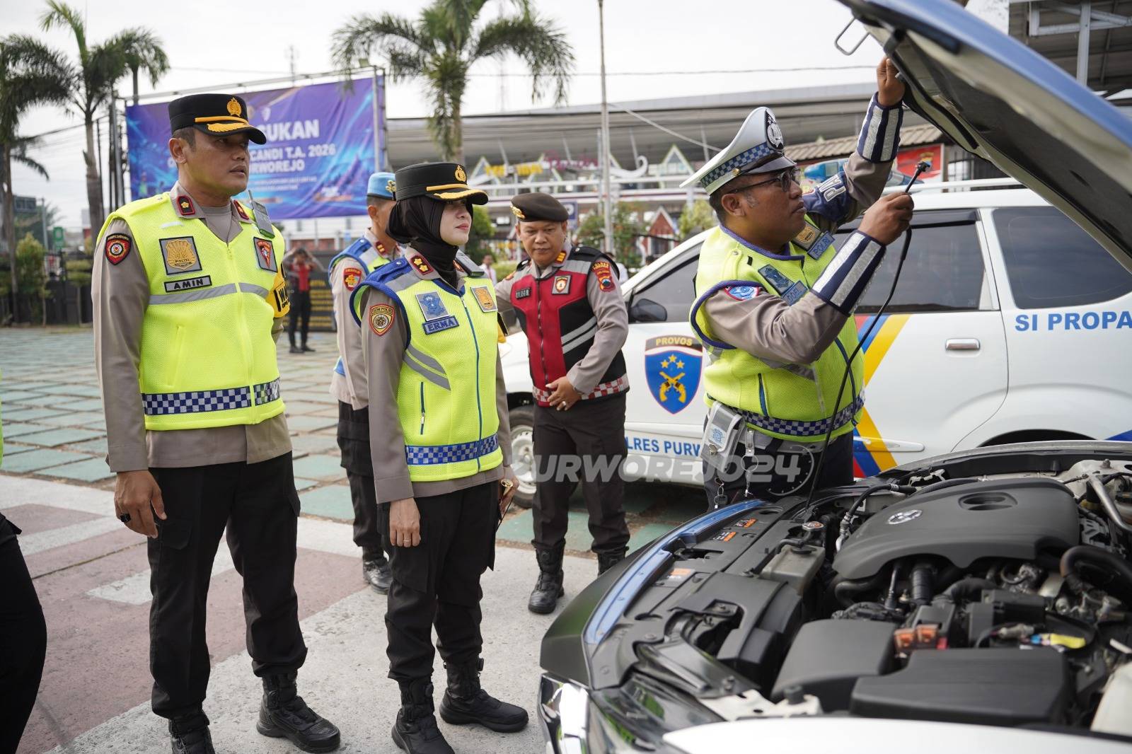 Saat cek kendaraan dinas